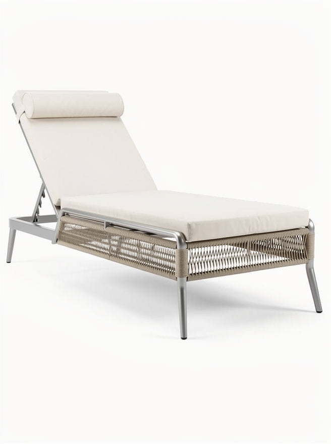 **Technische titel in het Nederlands:** Luxe loungestoel met verstelbare rugleuning en zachte kussens.